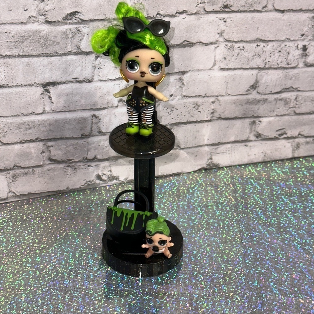 L.O.L. Surprise! LOL Surprise BHADDIE HairGoals Lil BHADDIE Dolls Bag Sunglasses